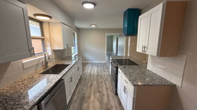 8730 Lapanto Lane, Dallas, TX 75227