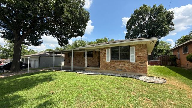 8730 Lapanto Lane, Dallas, TX 75227