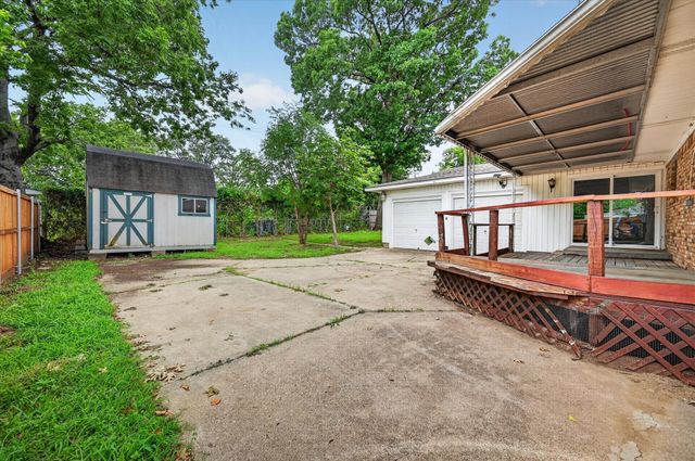 8730 Lapanto Lane, Dallas, TX 75227