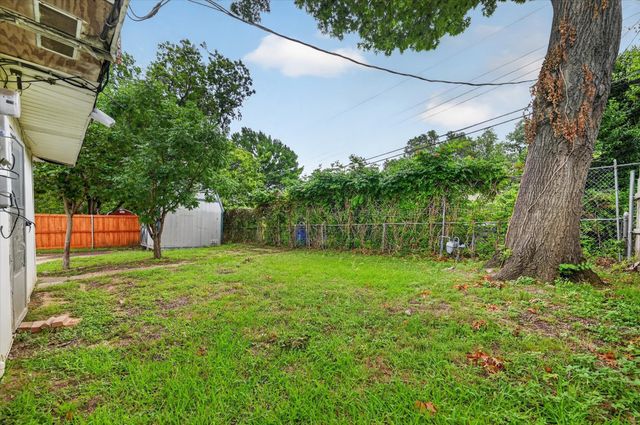 8730 Lapanto Lane, Dallas, TX 75227