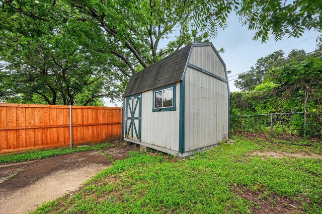 8730 Lapanto Lane, Dallas, TX 75227