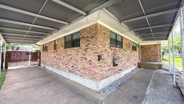 8730 Lapanto Lane, Dallas, TX 75227