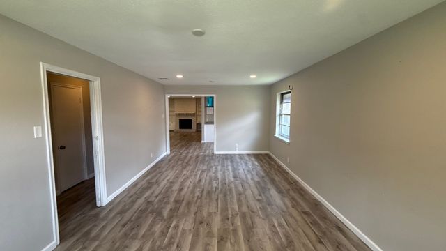 8730 Lapanto Lane, Dallas, TX 75227