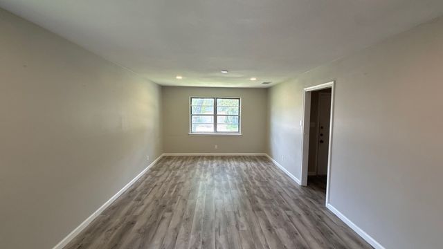 8730 Lapanto Lane, Dallas, TX 75227