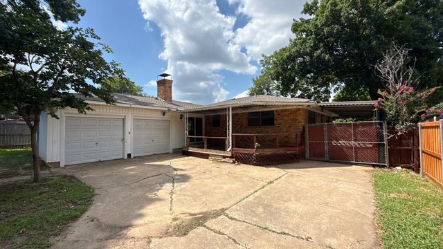 8730 Lapanto Lane, Dallas, TX 75227