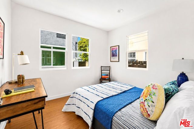 2819 3rd Avenue, Los Angeles, CA 90018