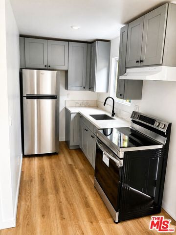 2819 3rd Avenue, Los Angeles, CA 90018