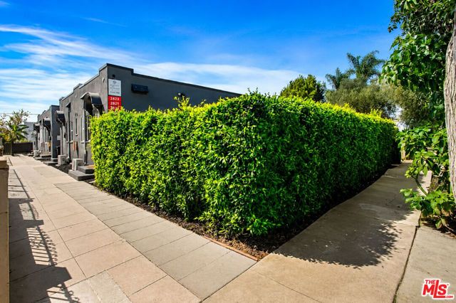 2819 3rd Avenue, Los Angeles, CA 90018