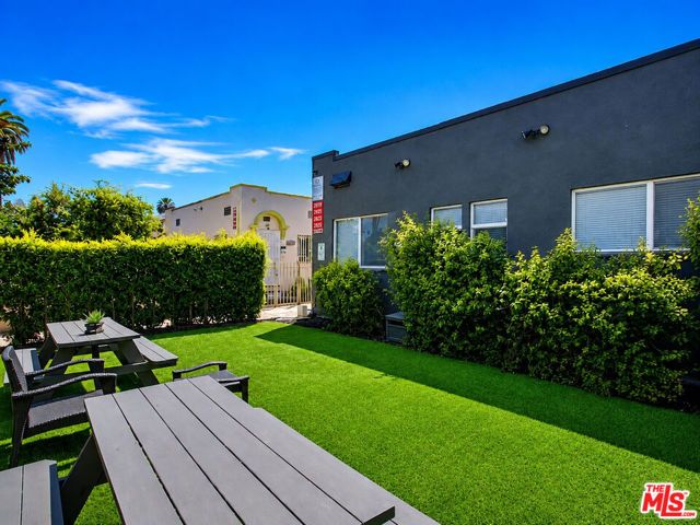 2819 3rd Avenue, Los Angeles, CA 90018