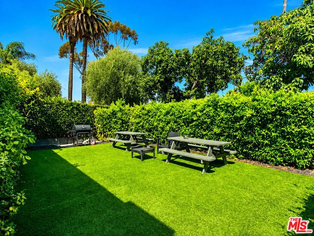 2819 3rd Avenue, Los Angeles, CA 90018