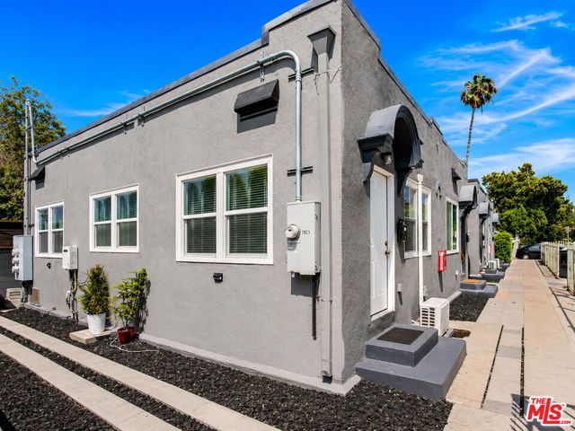 2819 3rd Avenue, Los Angeles, CA 90018