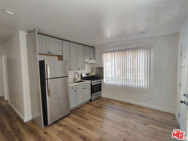 2819 3rd Avenue, Los Angeles, CA 90018
