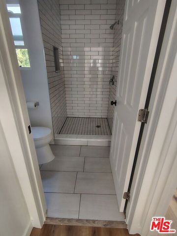 2819 3rd Avenue, Los Angeles, CA 90018