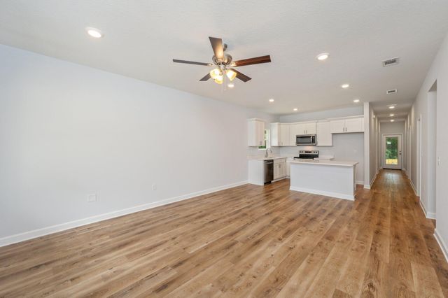 860 S Rayburn Street, Crestview, FL 32539