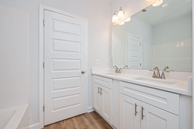 860 S Rayburn Street, Crestview, FL 32539