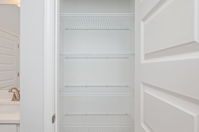 860 S Rayburn Street, Crestview, FL 32539