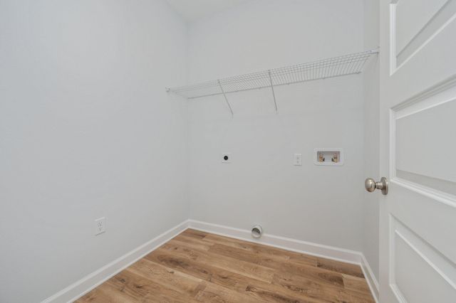 860 S Rayburn Street, Crestview, FL 32539