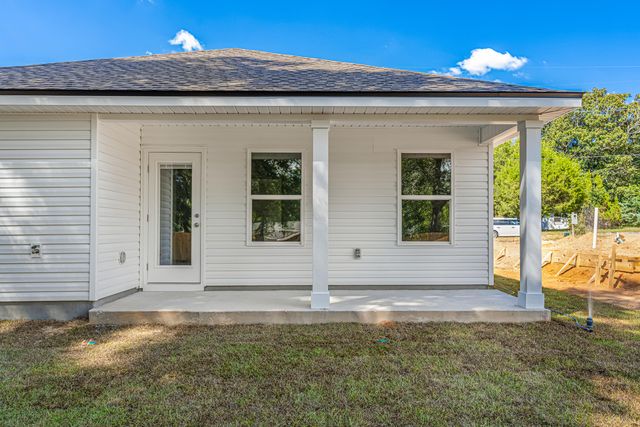 860 S Rayburn Street, Crestview, FL 32539