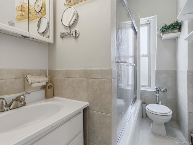2190 Boston Road 5A, Bronx, NY 10462