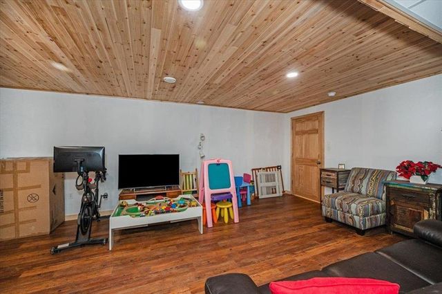 4318 E Valley Brook Road, Superior, WI 54880