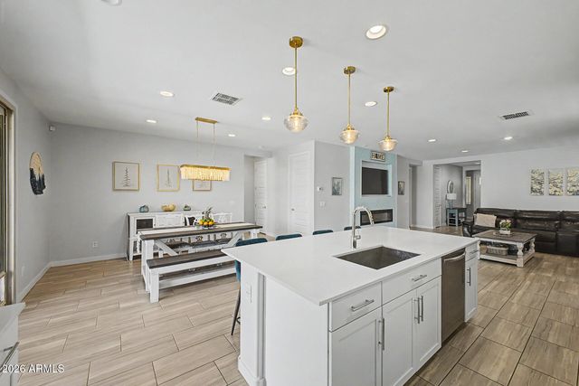 2358 E RIDGEWOOD Lane, Gilbert, AZ 85298