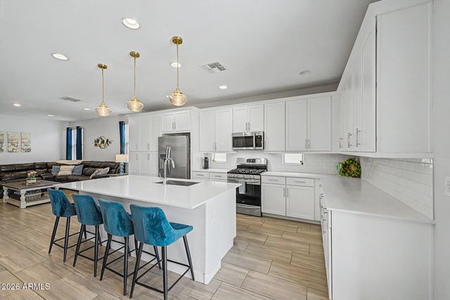 2358 E RIDGEWOOD Lane, Gilbert, AZ 85298