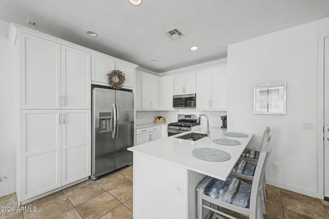 2358 E RIDGEWOOD Lane, Gilbert, AZ 85298