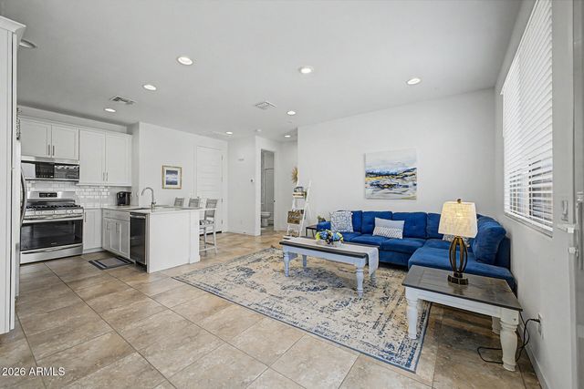 2358 E RIDGEWOOD Lane, Gilbert, AZ 85298