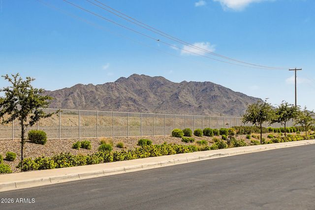 2358 E RIDGEWOOD Lane, Gilbert, AZ 85298