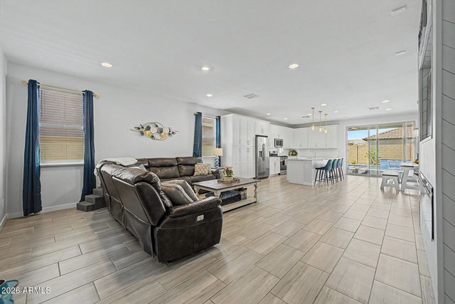 2358 E RIDGEWOOD Lane, Gilbert, AZ 85298