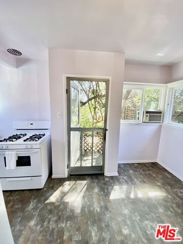 2280 Earl Street, Los Angeles, CA 90039