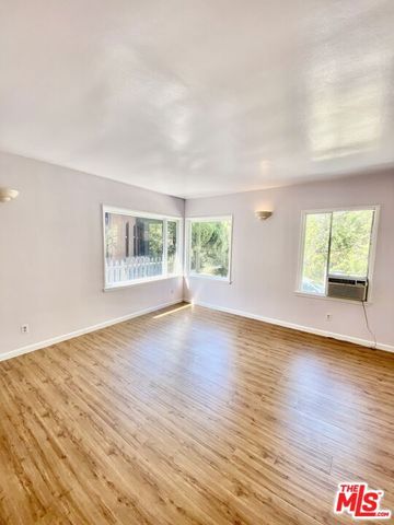 2280 Earl Street, Los Angeles, CA 90039