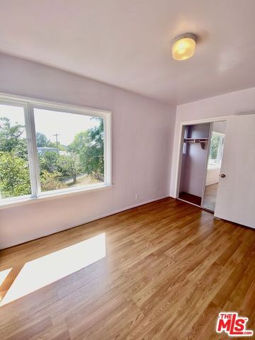 2280 Earl Street, Los Angeles, CA 90039