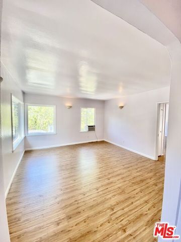 2280 Earl Street, Los Angeles, CA 90039