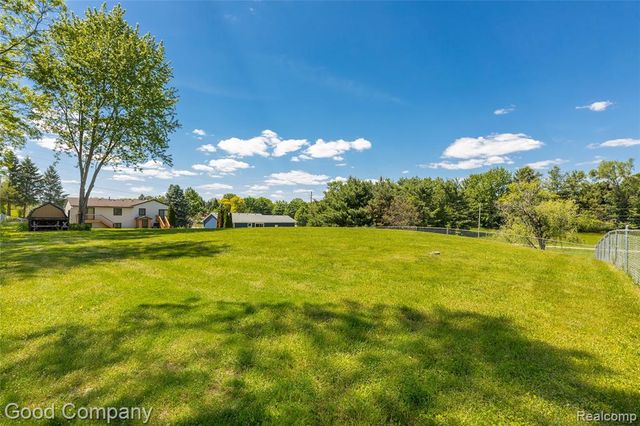 5410 Edgar Road, Clarkston, MI 48346