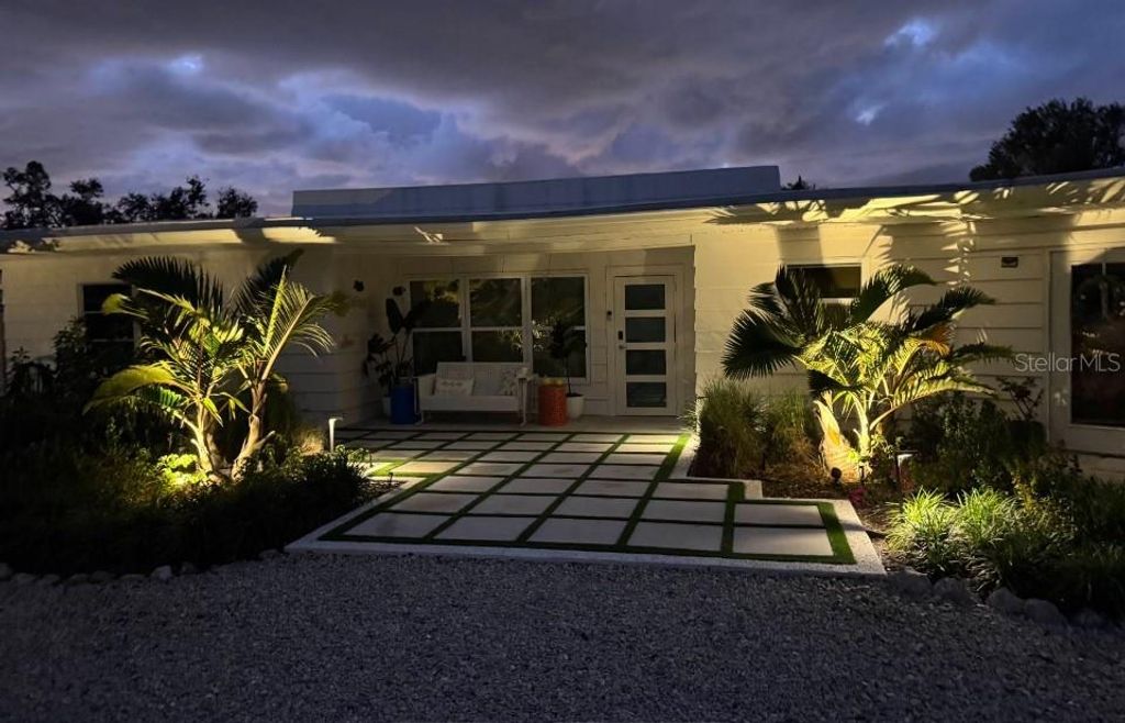 6304 BEECHWOOD AVENUE, Sarasota, FL 34231