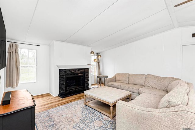 32438 Weiss Rd, Walker, LA 70785