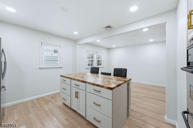 725 Anna Pl, North Plainfield Boro, NJ 07063