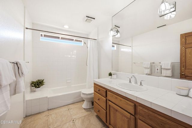 1592 Brentford Avenue, Westlake Village, CA 91361
