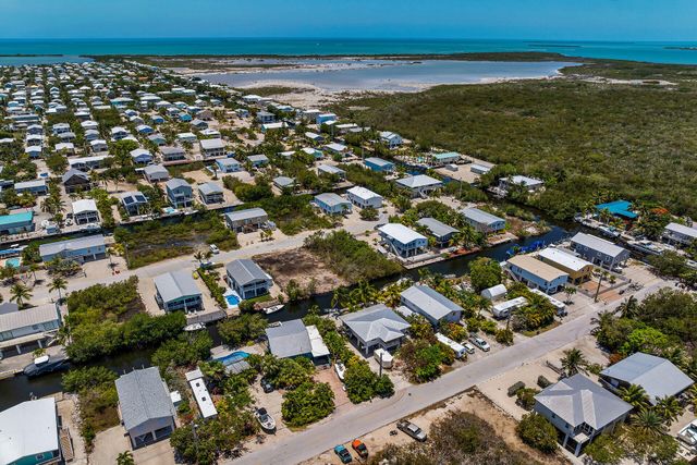 27345 Guadaloupe Lane, Ramrod Key, FL 33042