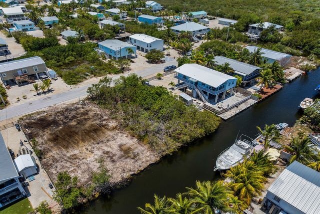 27345 Guadaloupe Lane, Ramrod Key, FL 33042