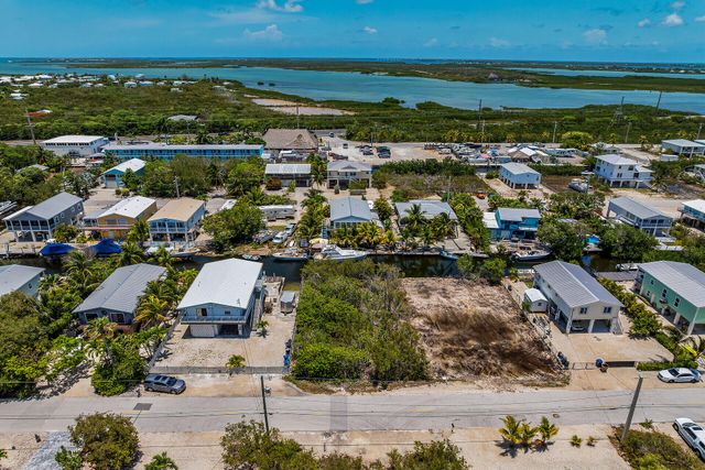 27345 Guadaloupe Lane, Ramrod Key, FL 33042