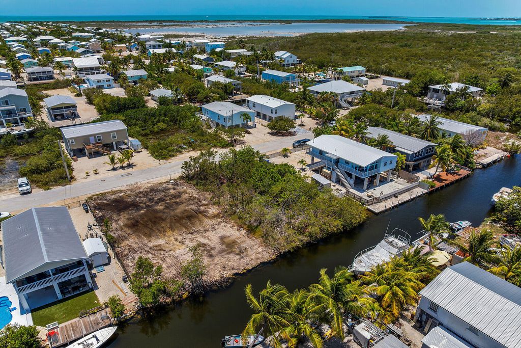 27345 Guadaloupe Lane, Ramrod Key, FL 33042