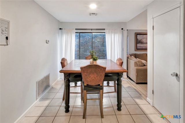 423 Waterford Drive, Victoria, TX 77901