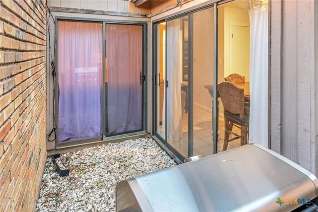 423 Waterford Drive, Victoria, TX 77901