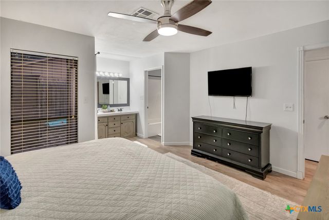 423 Waterford Drive, Victoria, TX 77901