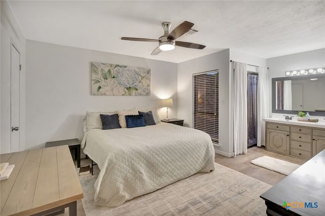 423 Waterford Drive, Victoria, TX 77901