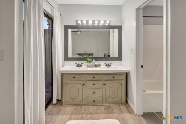 423 Waterford Drive, Victoria, TX 77901