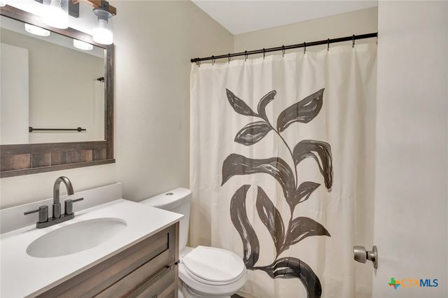 423 Waterford Drive, Victoria, TX 77901