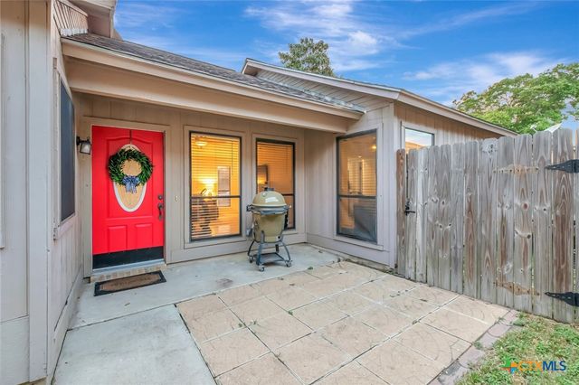 423 Waterford Drive, Victoria, TX 77901